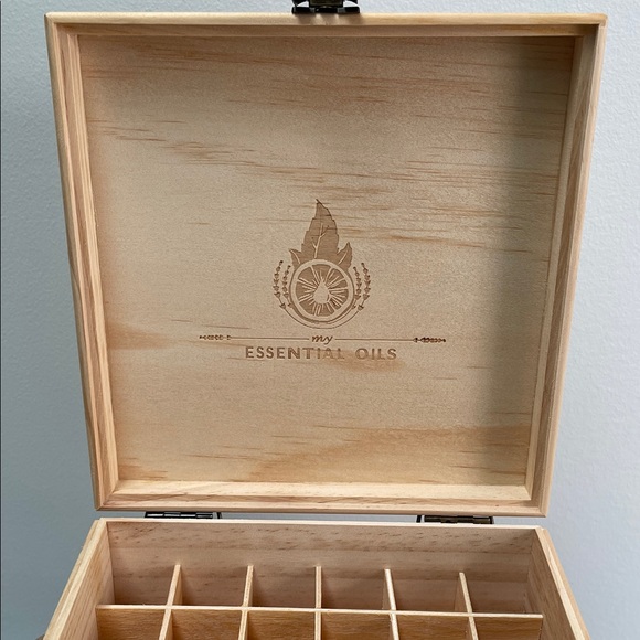 Wooden Essential Oils Storage Box - Picture 4 of 5